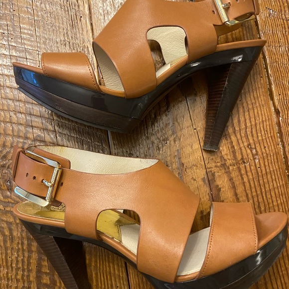 Michael Kors heels - Picture 2 of 6